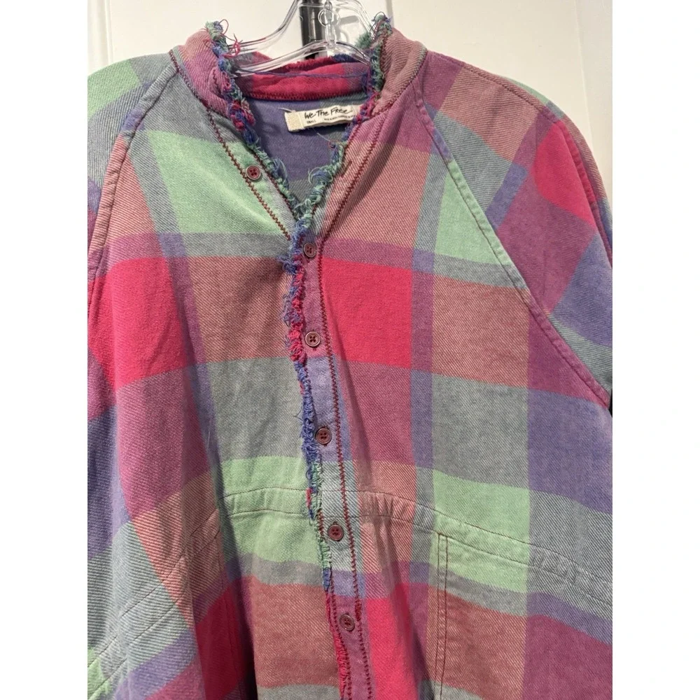 We The Free Women's Plaid Shirt Jacket Raw Hem Distressed Boho Pink Green S - Picture 9 of 13